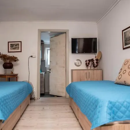 Mary's House Неа-Ираклия