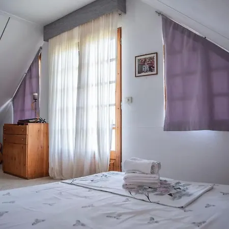 Дом отдыха Mary's House *
